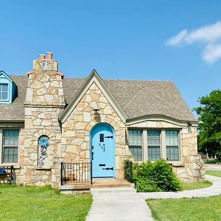 CaroleBelle Cottage-sleeps 8+hot tub/grills/firepit Lawton Esterno foto