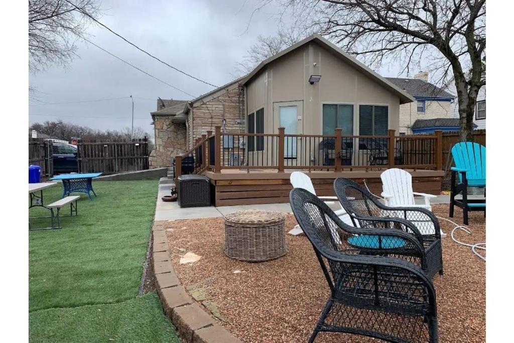 CaroleBelle Cottage-sleeps 8+hot tub/grills/firepit Lawton Esterno foto