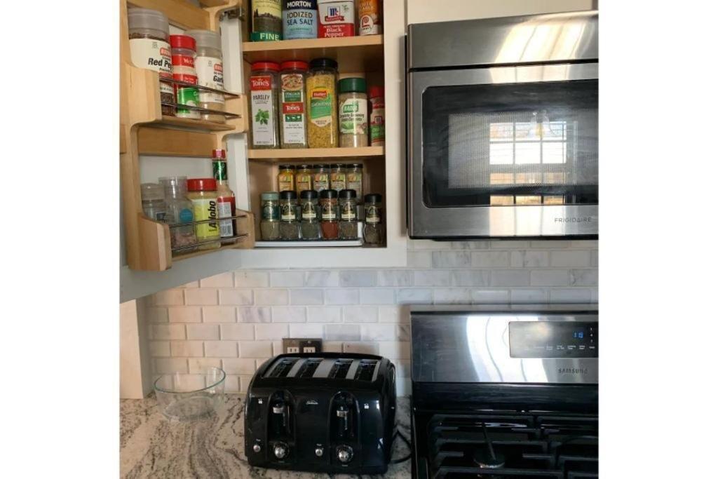 CaroleBelle Cottage-sleeps 8+hot tub/grills/firepit Lawton Esterno foto