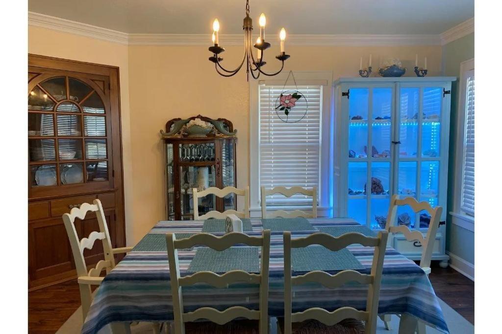 CaroleBelle Cottage-sleeps 8+hot tub/grills/firepit Lawton Esterno foto