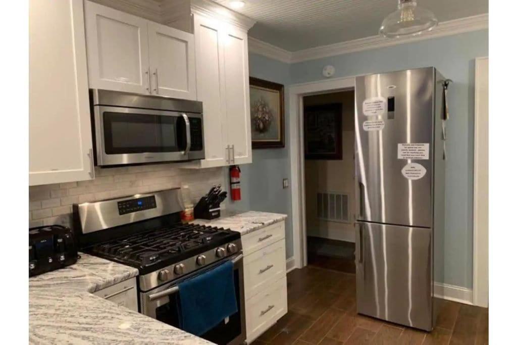 CaroleBelle Cottage-sleeps 8+hot tub/grills/firepit Lawton Esterno foto