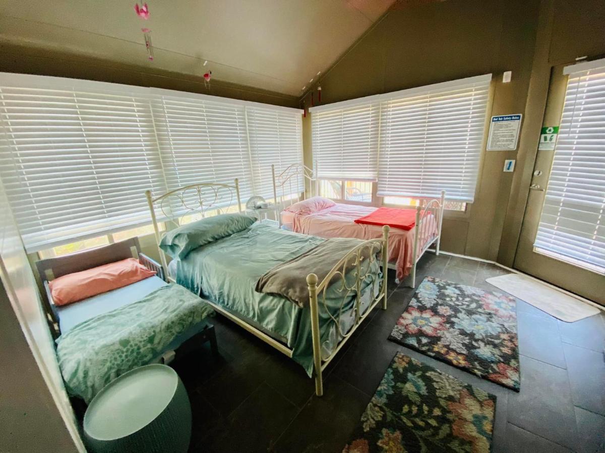 CaroleBelle Cottage-sleeps 8+hot tub/grills/firepit Lawton Esterno foto
